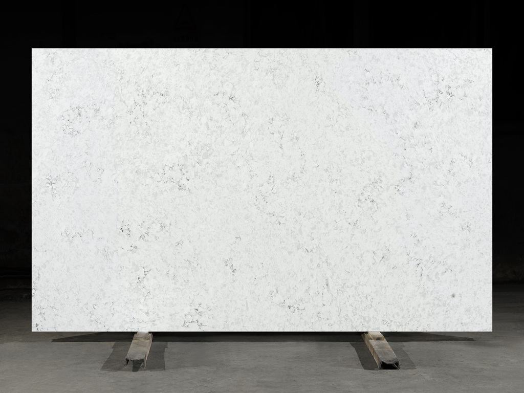 Alaska Classic Quartz video thumbnail — off‑white to greyish‑white with subtle vein clusters