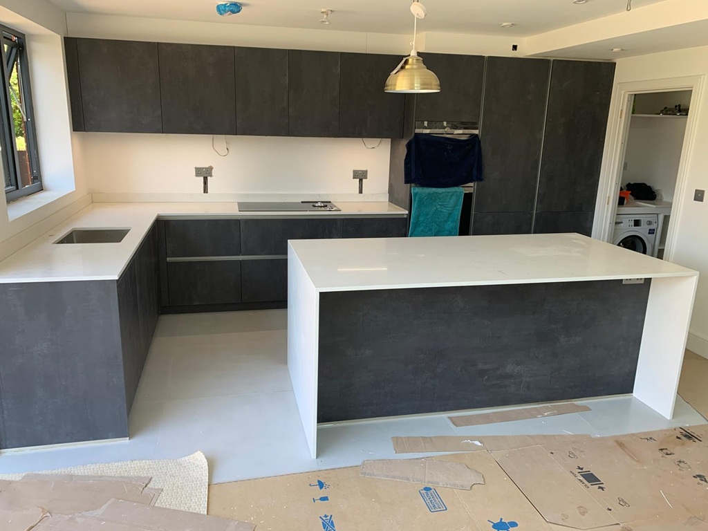  Calacatta Sueste Classic Quartz Stone worktop Installed in Kitchen video thumbnail showing colour and texture